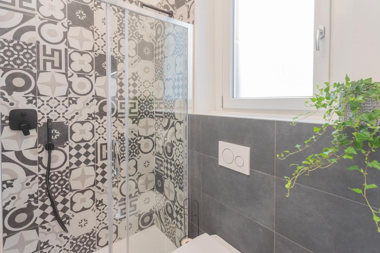 A Step From The Lake Apartment By Rent All Como Exterior foto