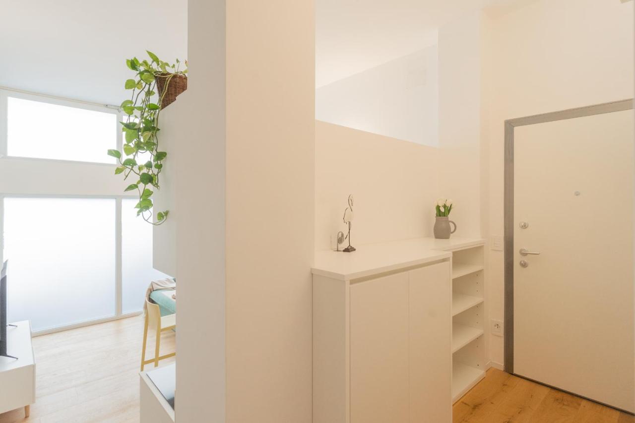 A Step From The Lake Apartment By Rent All Como Exterior foto