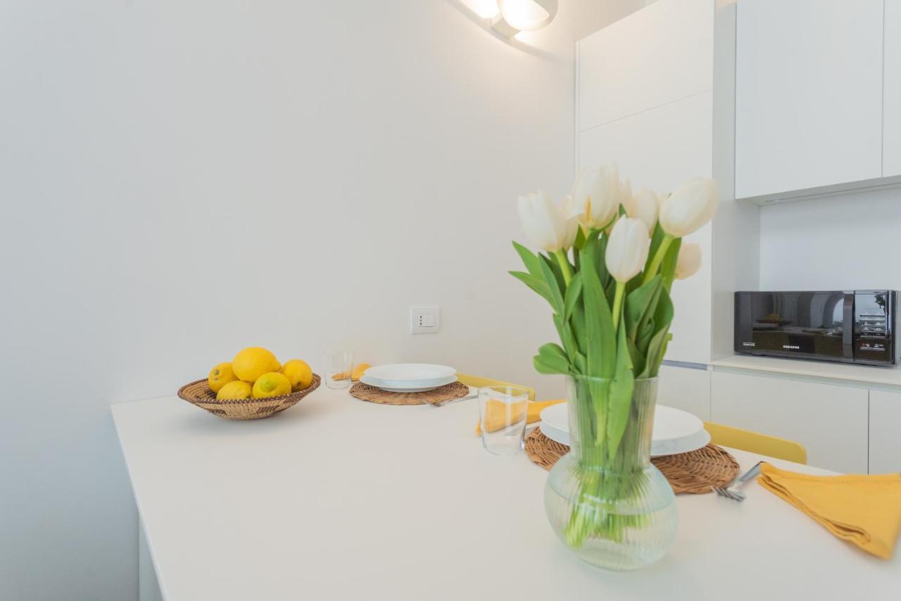 A Step From The Lake Apartment By Rent All Como Exterior foto
